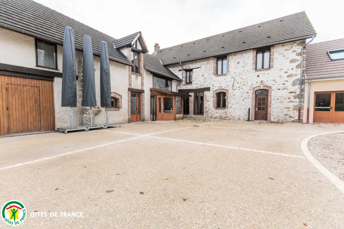 Gîte de France Aux hirondelles du chêne - la cabane 4 épis