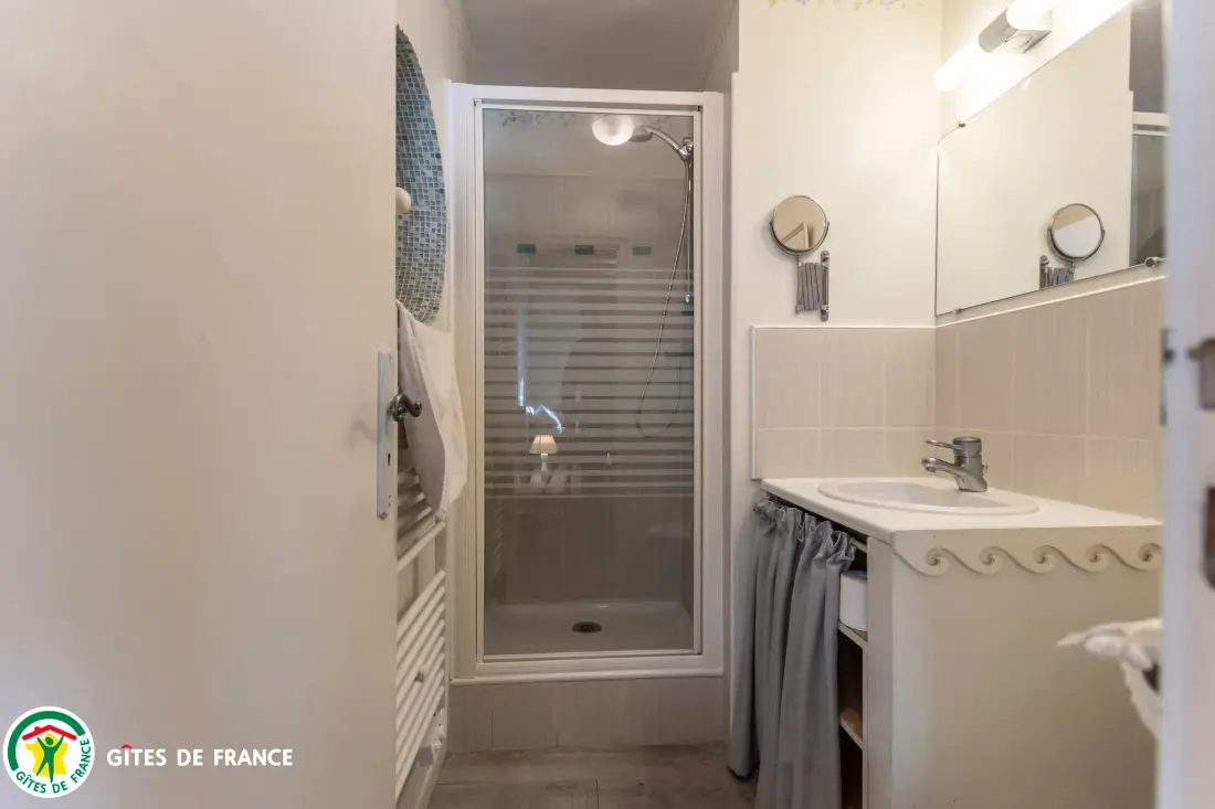 Gîte de France Aux hirondelles du chêne - la cabane 4 épis
