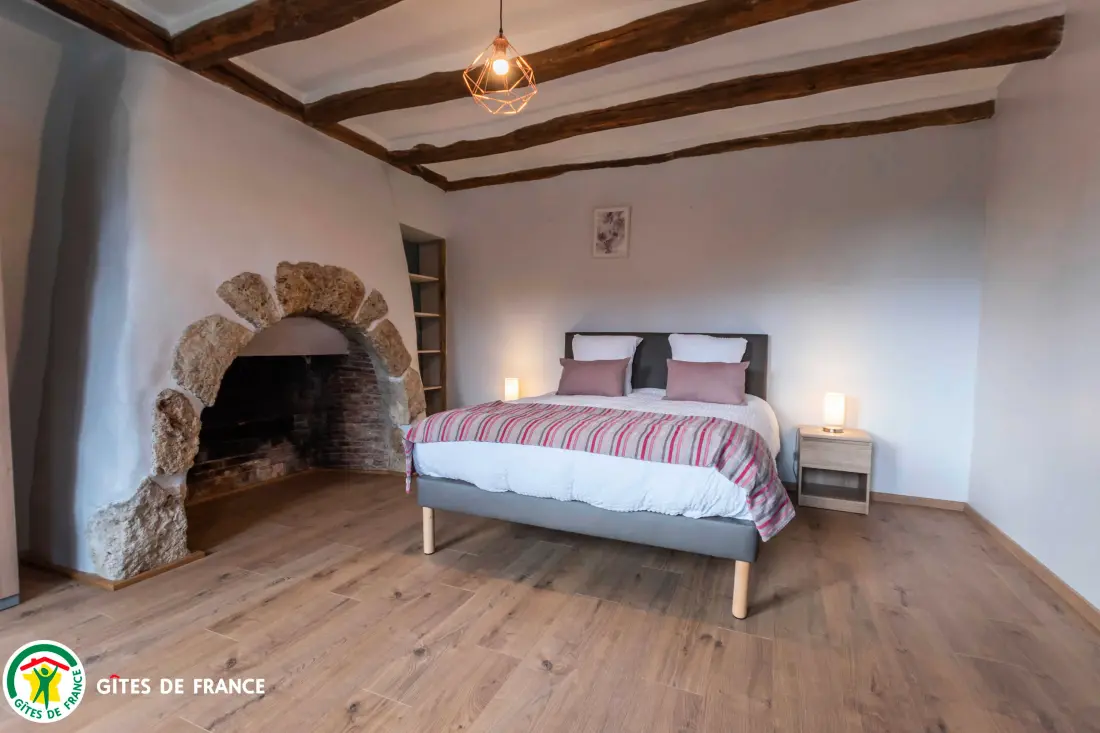Gîte de France Aux hirondelles du chêne - le hérisson 4 épis