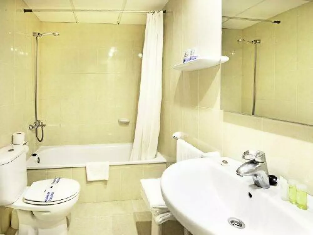 Hôtel Pierre & Vacances Lloret Santa Rosa 4 étoiles★★★★