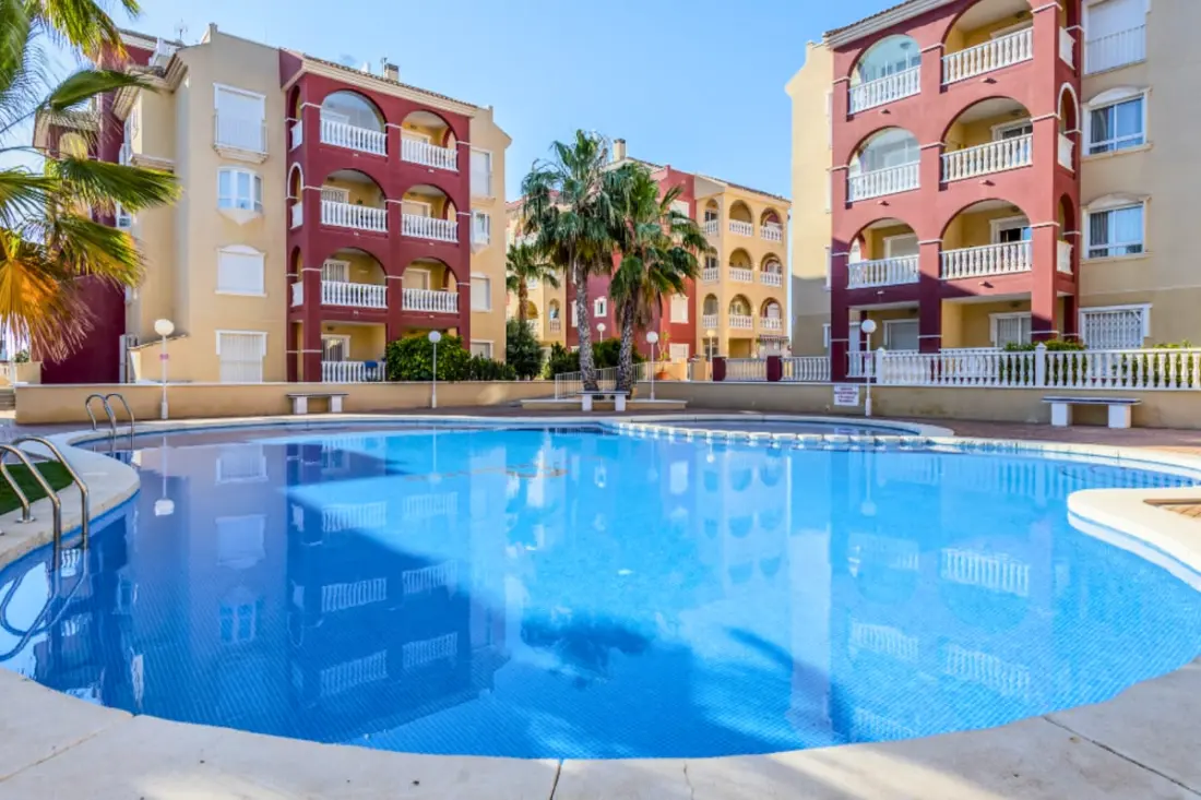 Charmant Appartement à Puerto Marina, Près De La Plage !