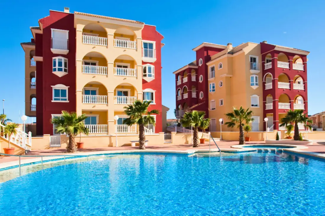 Charmant Appartement à Puerto Marina, Près De La Plage !