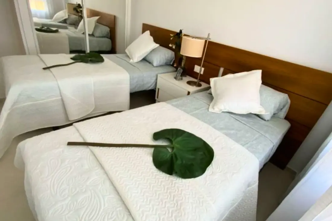 Charmant Appartement à Puerto Marina, Près De La Plage !