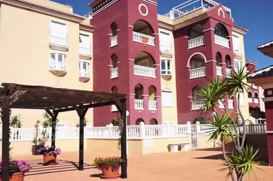 Charmant Appartement à Puerto Marina, Près De La Plage !
