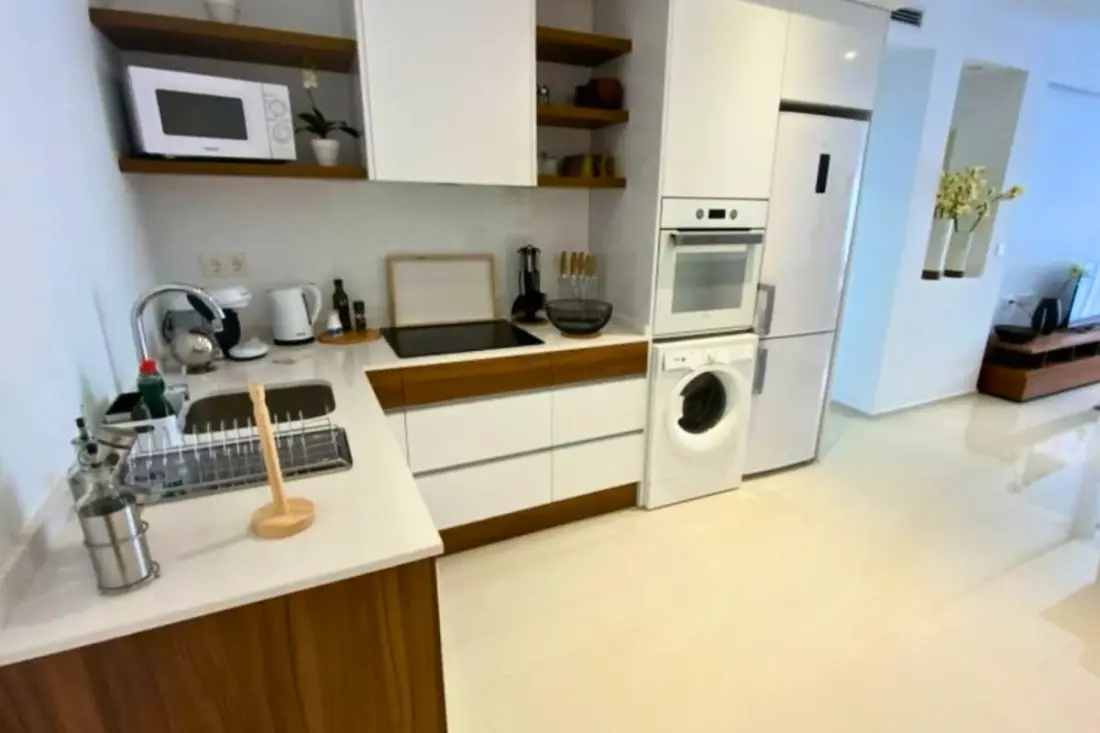 Charmant Appartement à Puerto Marina, Près De La Plage !