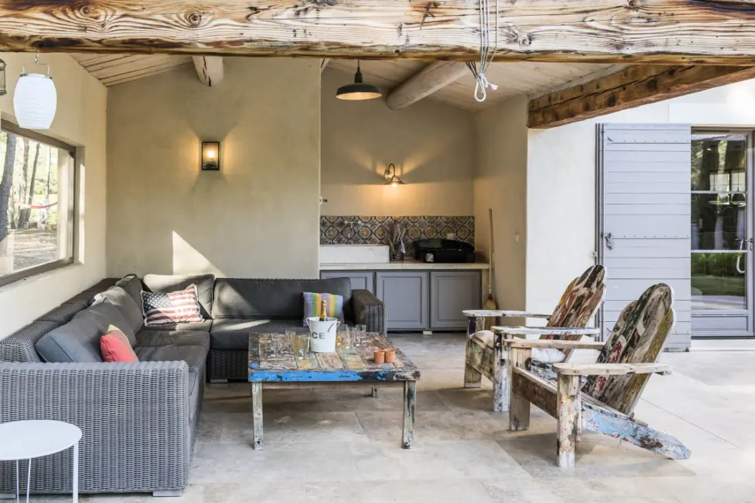 Bastide Blanche : Villa Avec Piscine Et Terrain De Pétanque à Lourmarin.