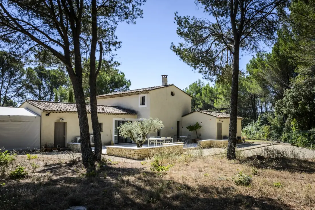 Bastide Blanche : Villa Avec Piscine Et Terrain De Pétanque à Lourmarin.