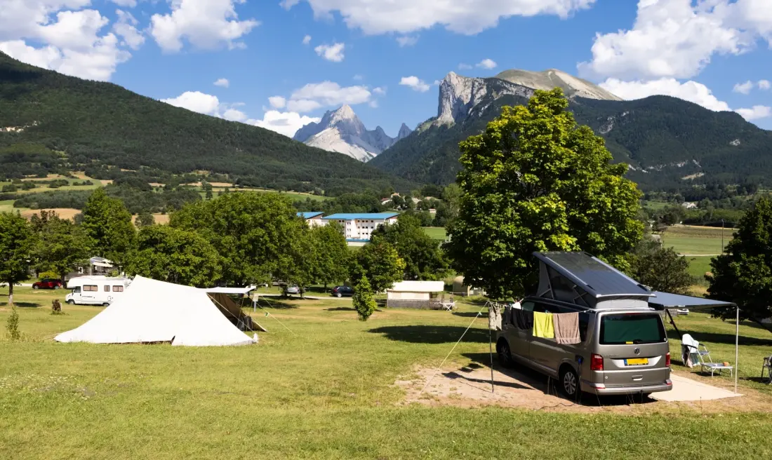 Camping CHAMP LA CHEVRE 3 étoiles★★★