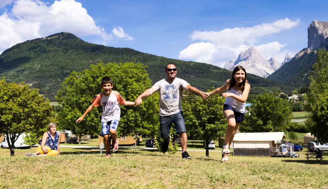 Camping CHAMP LA CHEVRE 3 étoiles★★★