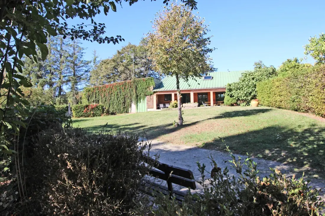 Gîte de France Montbrugnaud: "les trois chênes" 3 épis