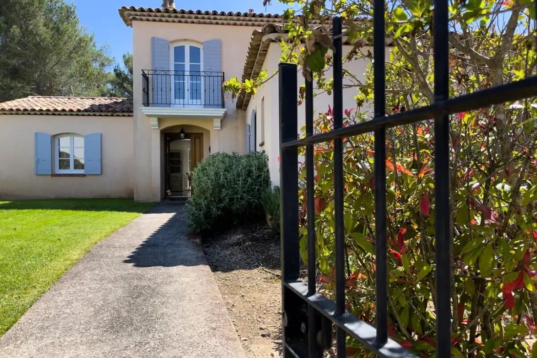 Ma Villa En Provence, Villa De Standing Et Piscine, Domaine De Pont-royal