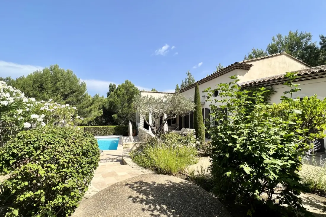 Maison Marie : Élégance Provençale Sur Le Golf De Pont Royal