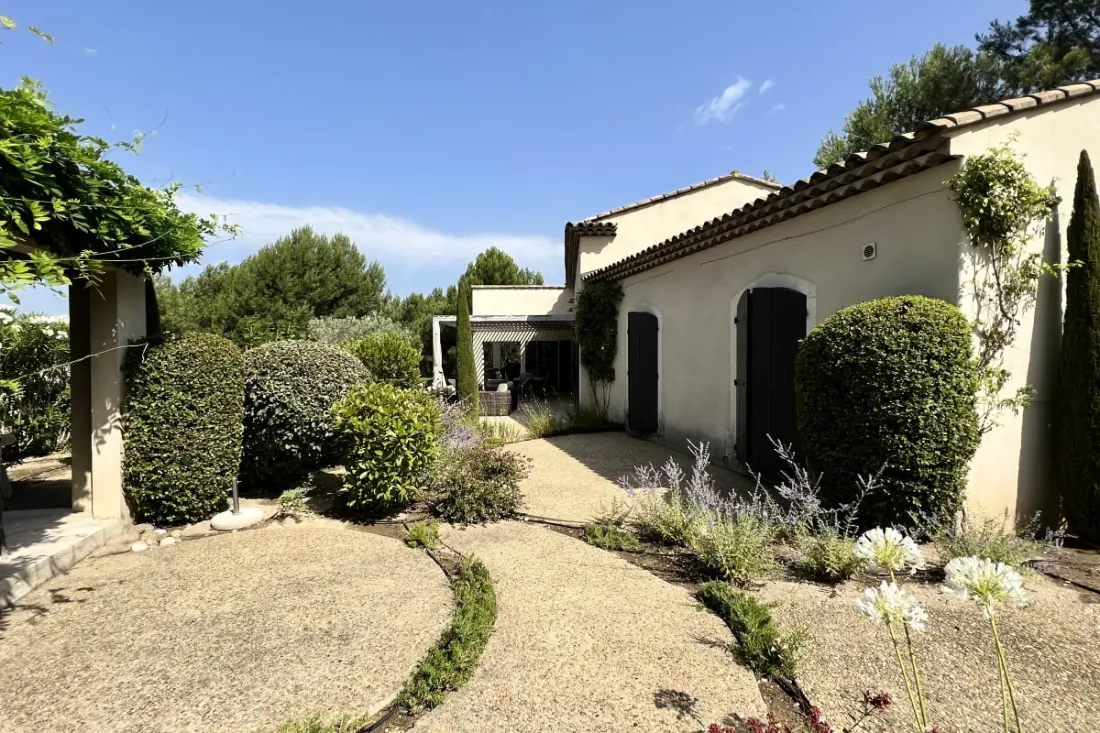Maison Marie : Élégance Provençale Sur Le Golf De Pont Royal