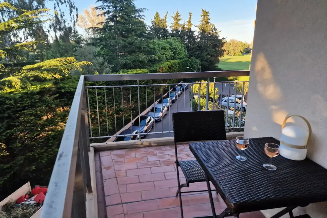 Appartement Avec Piscine à Mandelieu-la-napoule