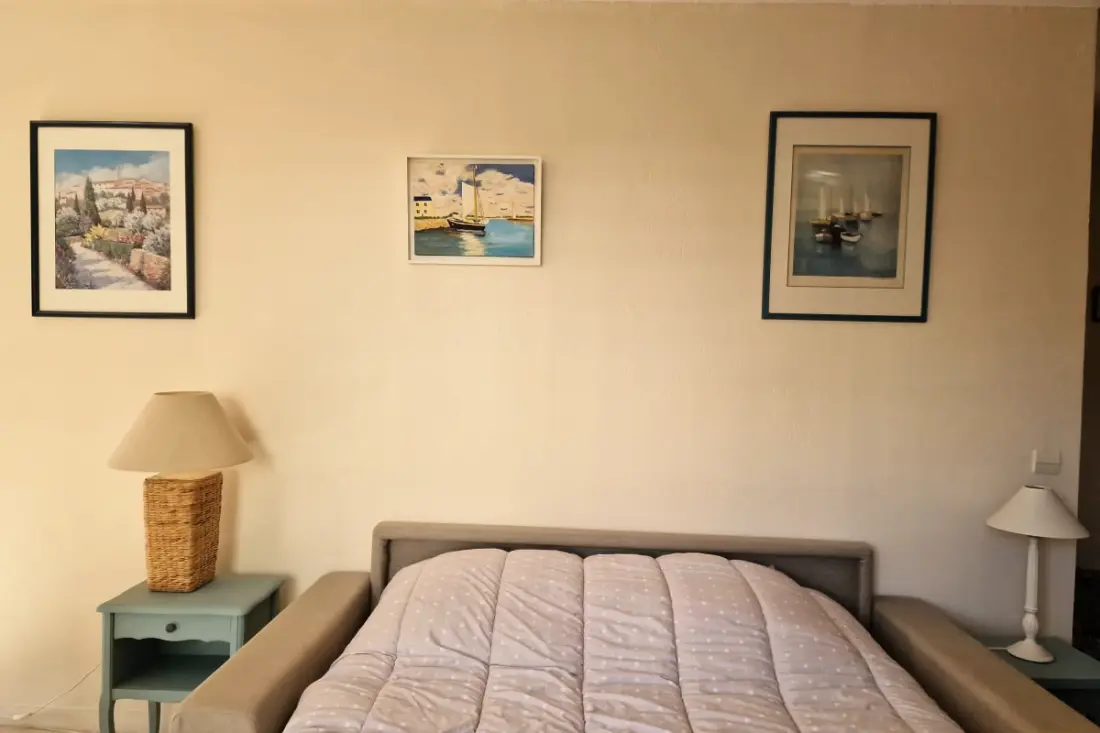 Appartement Avec Piscine à Mandelieu-la-napoule