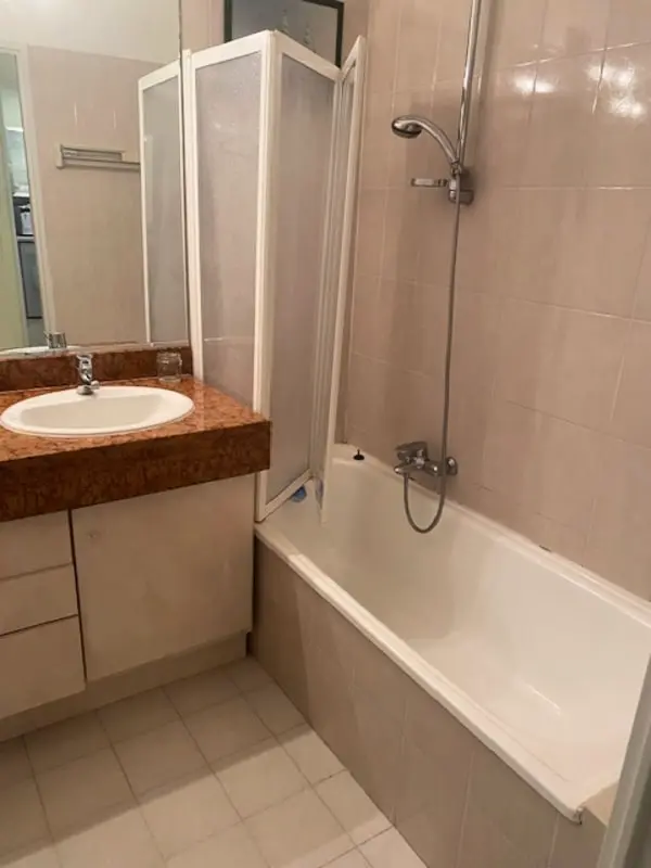 Appartement Avec Piscine Partagée Et Terrasse