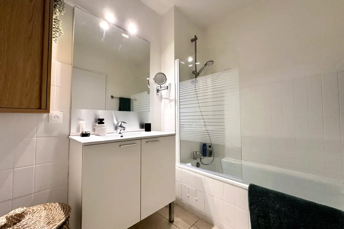 Appartement Avec Terrasse Et Piscine à Mandelieu