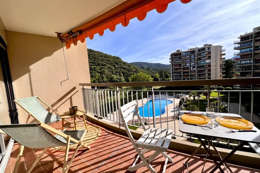 Appartement Avec Terrasse Et Piscine à Mandelieu