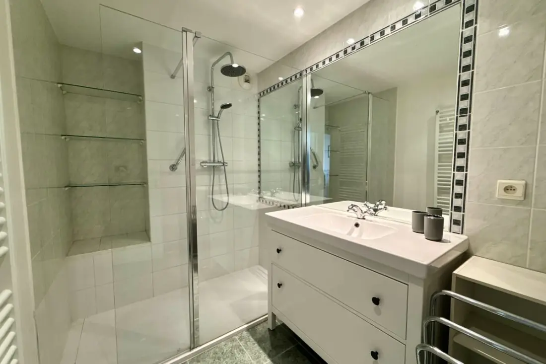 Appartement Lumineux à Mandelieu, Proche De La Mer