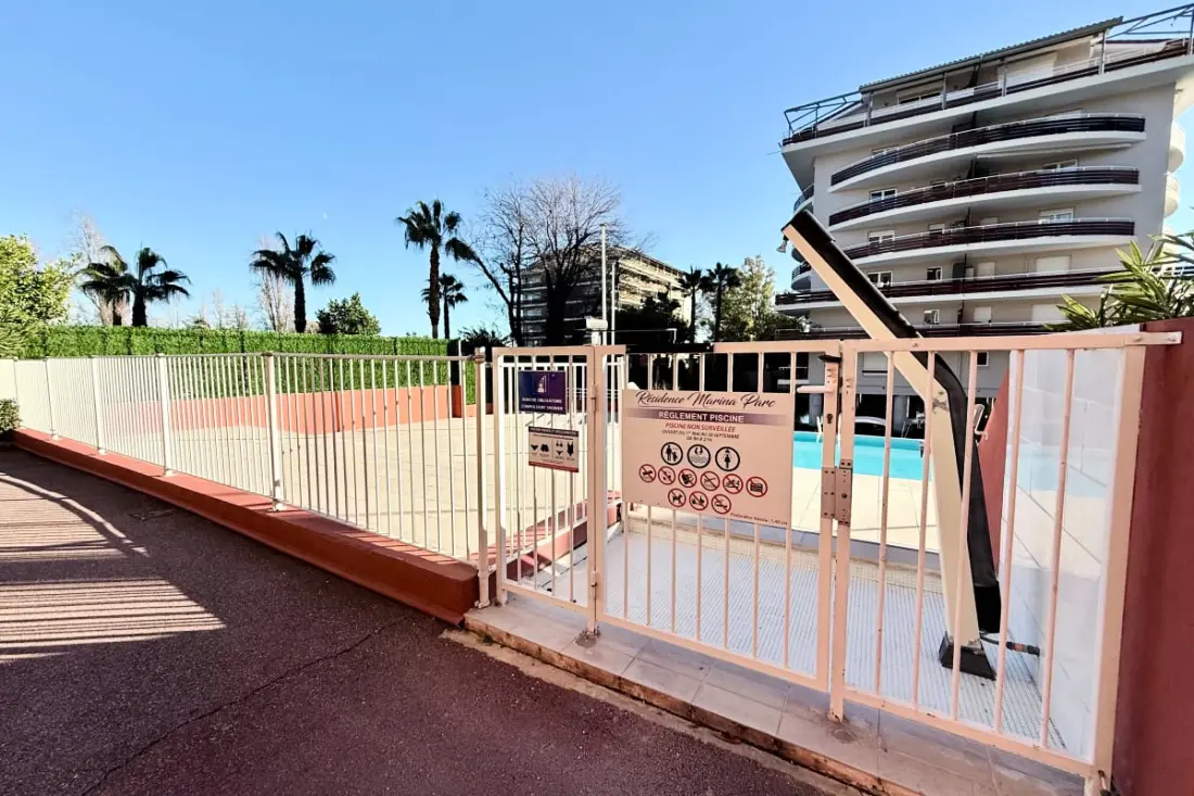 Appartement Lumineux à Mandelieu, Proche De La Mer