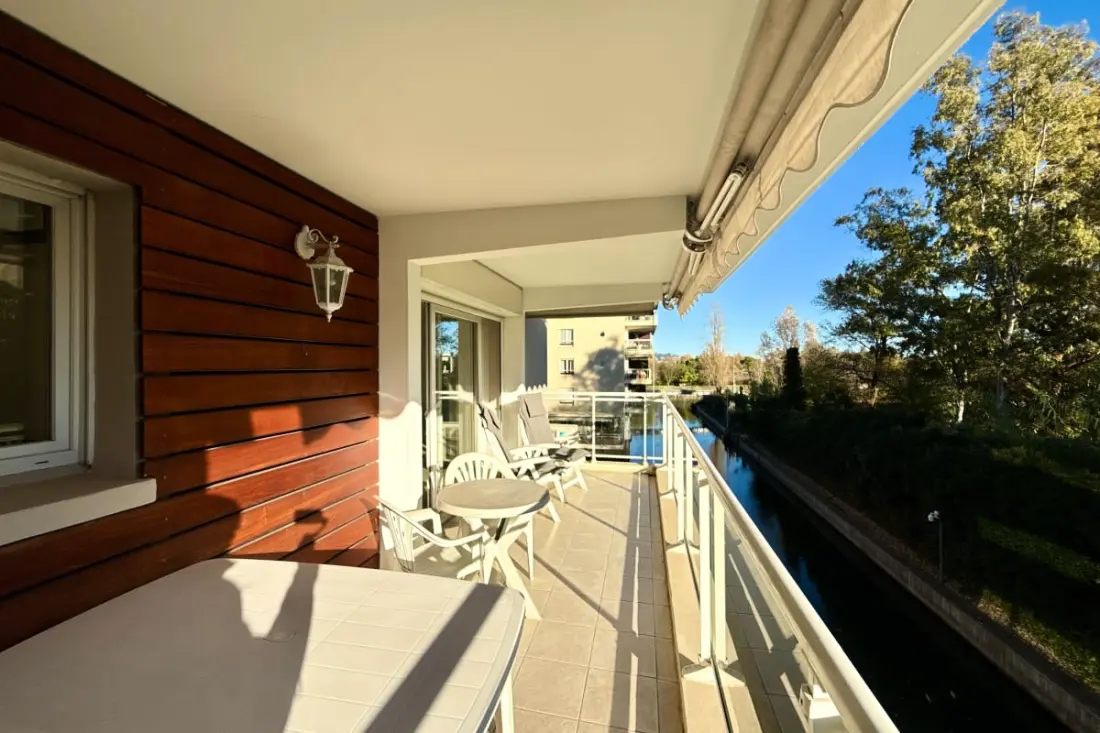 Appartement Lumineux à Mandelieu, Proche De La Mer