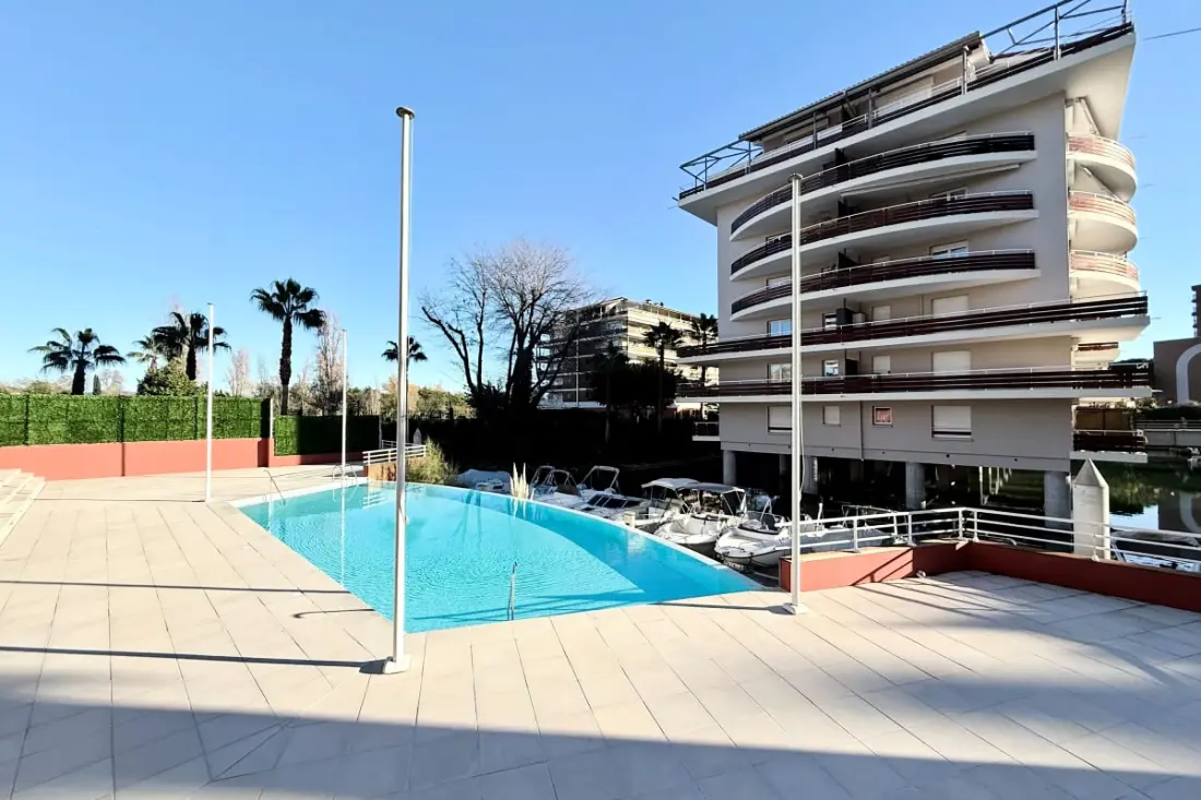 Appartement Lumineux à Mandelieu, Proche De La Mer