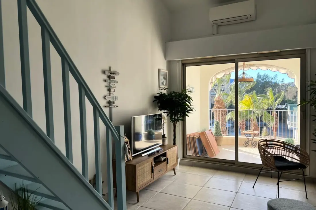 Appartement Lumineux Avec Piscine à Mandelieu