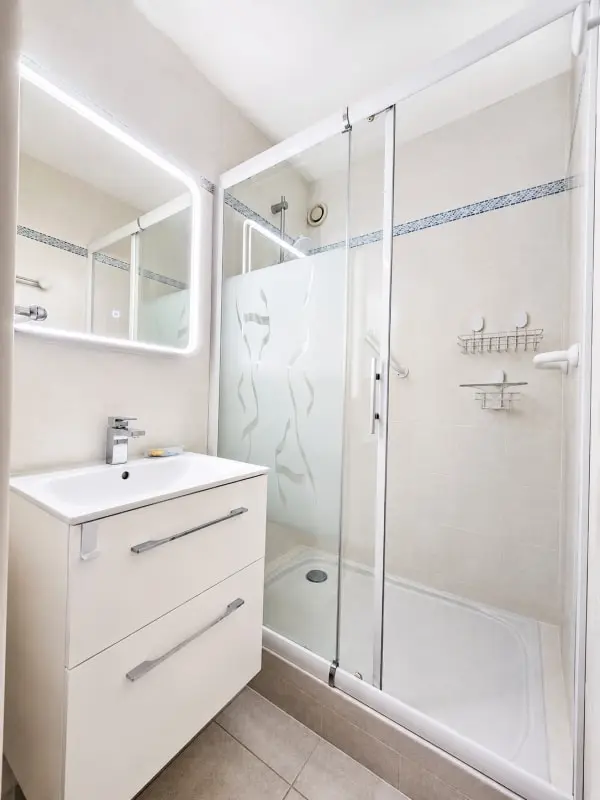 Appt 8 Pers Vue Mer &amp; Piscine - 10 Minutes De Cannes