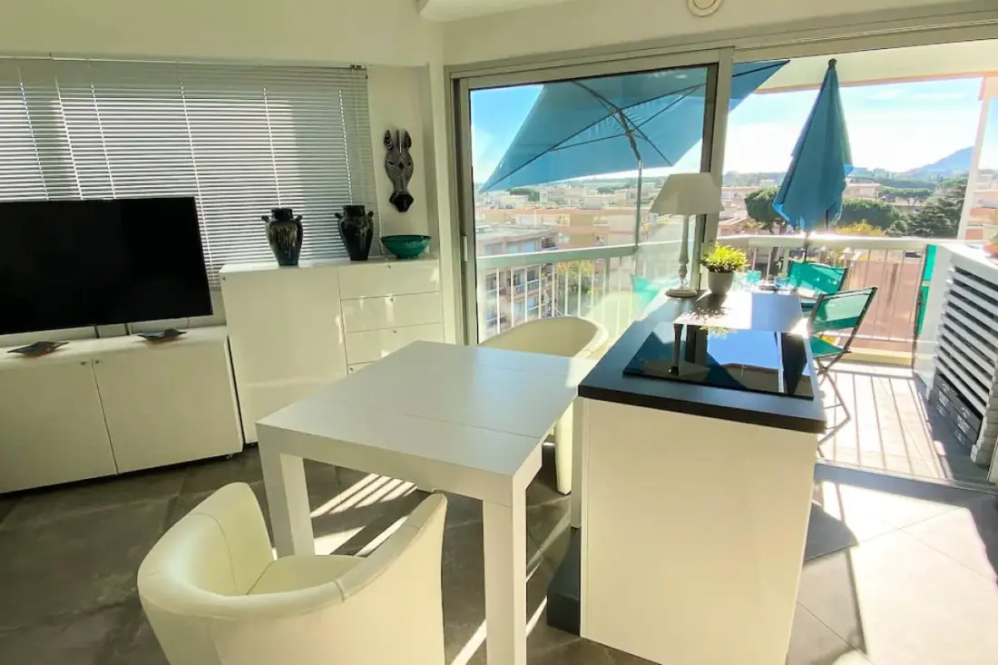 Charmant Studio - 2 Personnes Près De Cannes