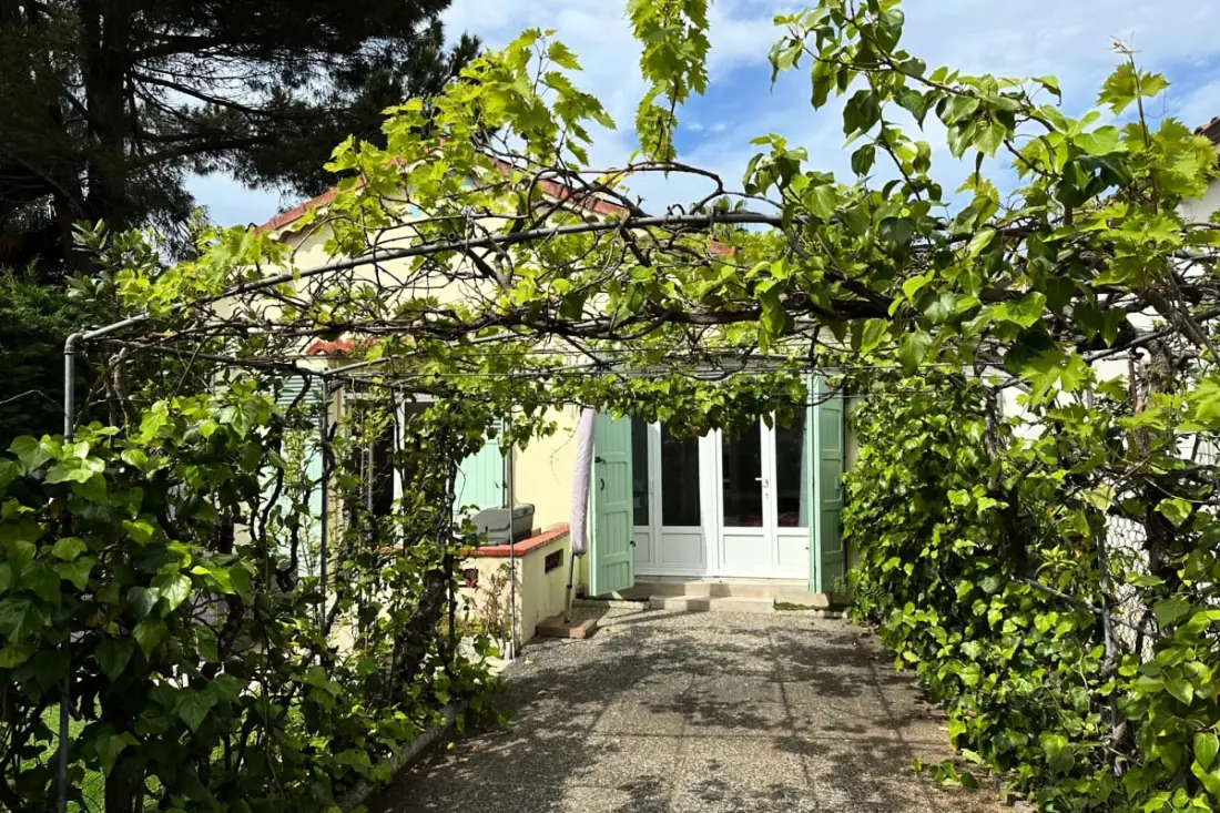 Jolie Maison Portuaire Avec Jardin