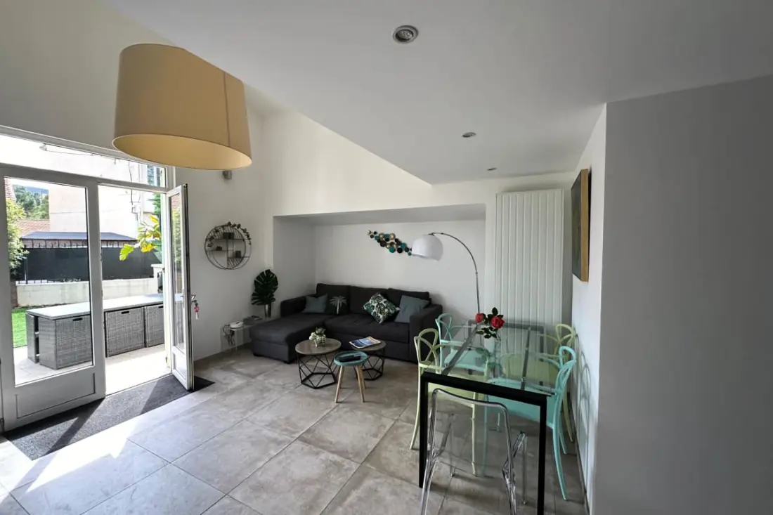 Jolie Maison Portuaire Avec Jardin
