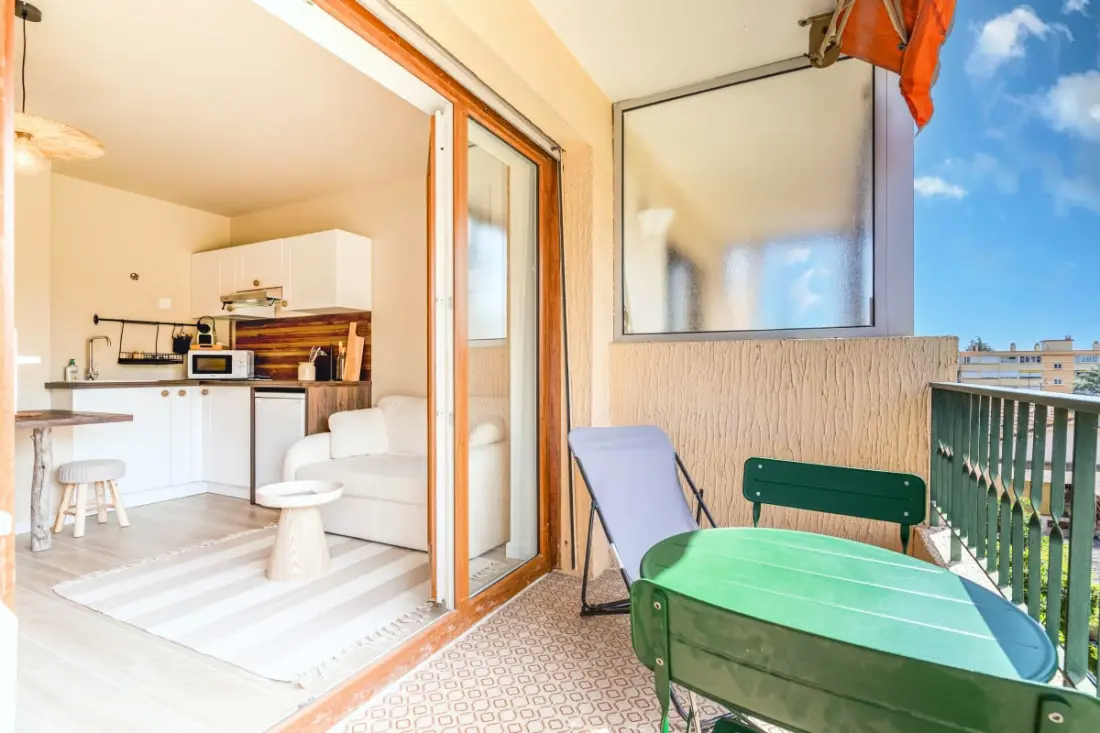 Studio Refait à Neuf Dans Résidence Calme