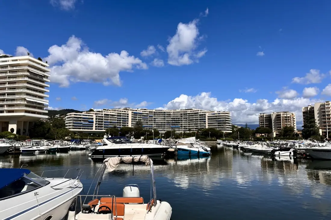 Studio Sur La Marina Avec Terrasse Et Piscine