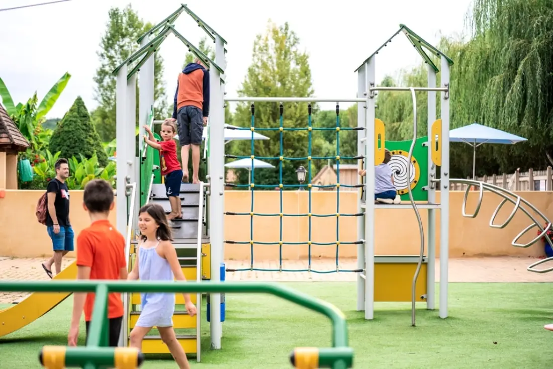 Camping Le Pont de Mazerat 4 étoiles★★★★
