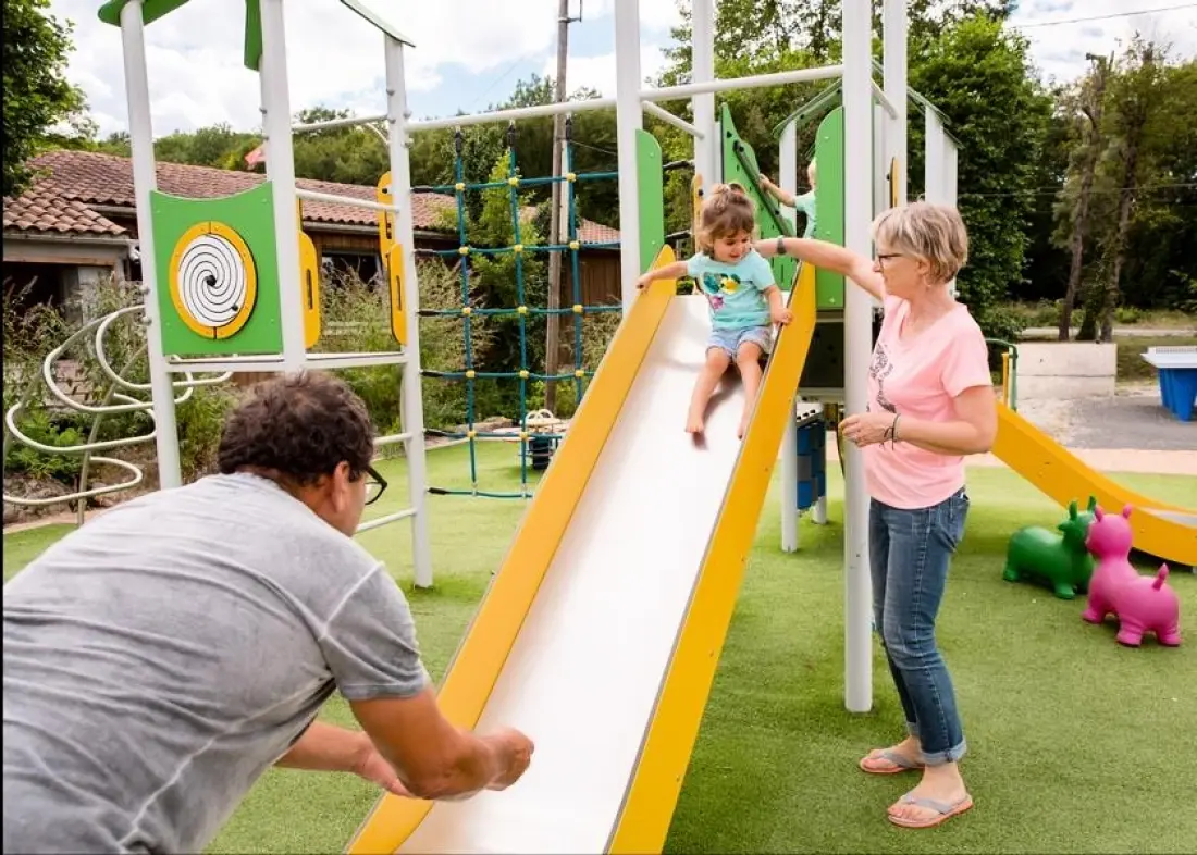Camping Le Pont de Mazerat 4 étoiles★★★★