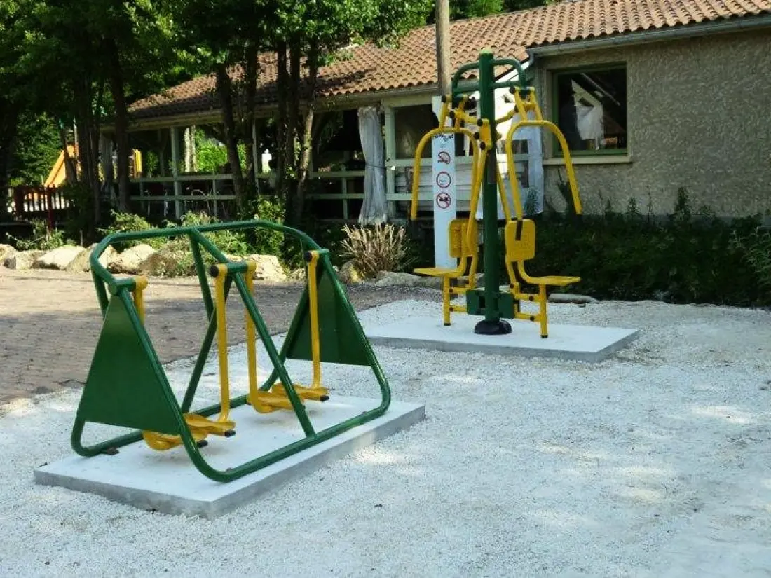 Camping Le Pont de Mazerat 4 étoiles★★★★