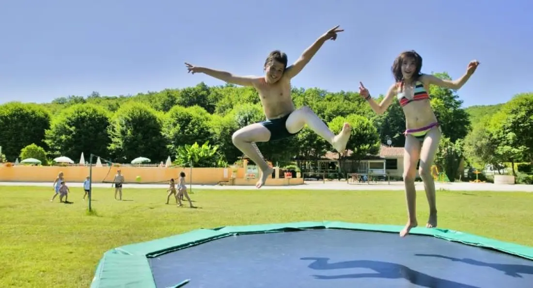 Camping Le Pont de Mazerat 4 étoiles★★★★