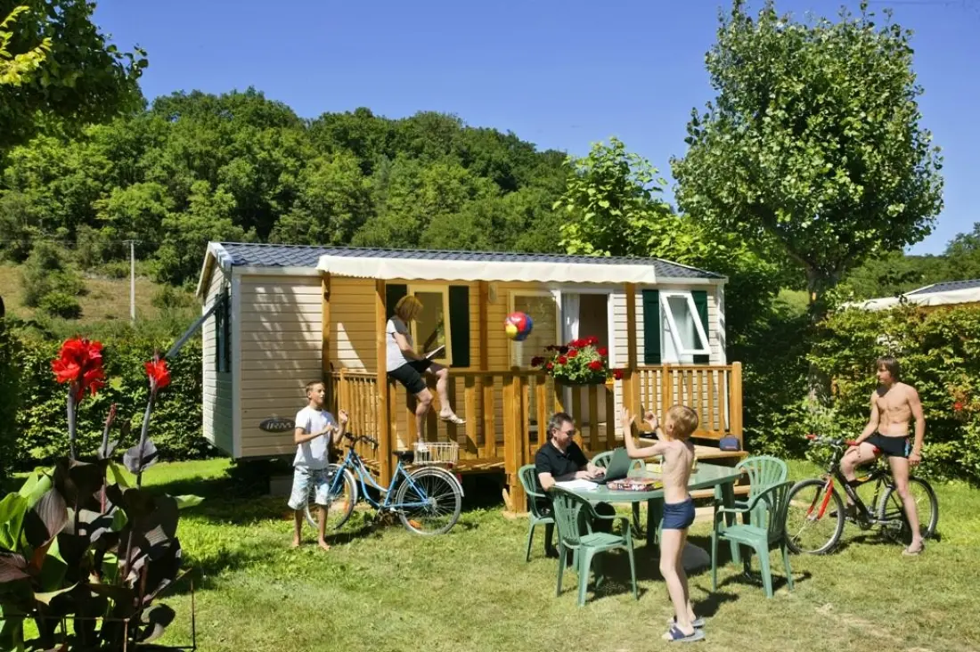 Camping Le Pont de Mazerat 4 étoiles★★★★