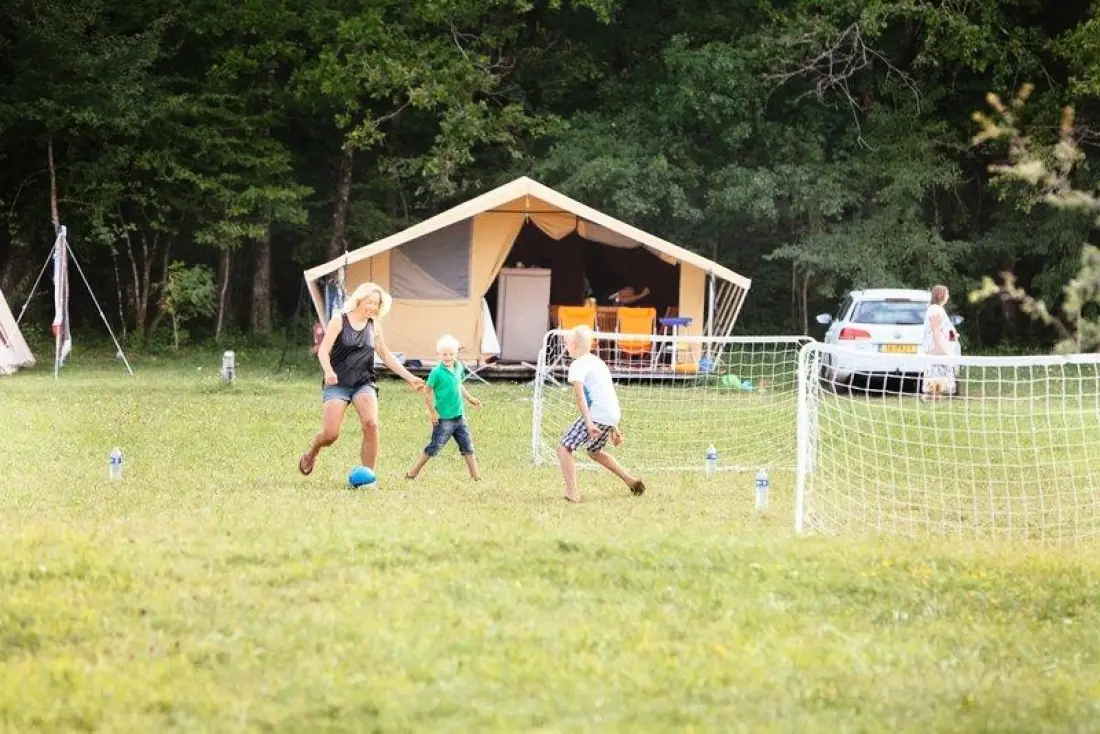 Camping Domaine de Corneuil 3 étoiles★★★