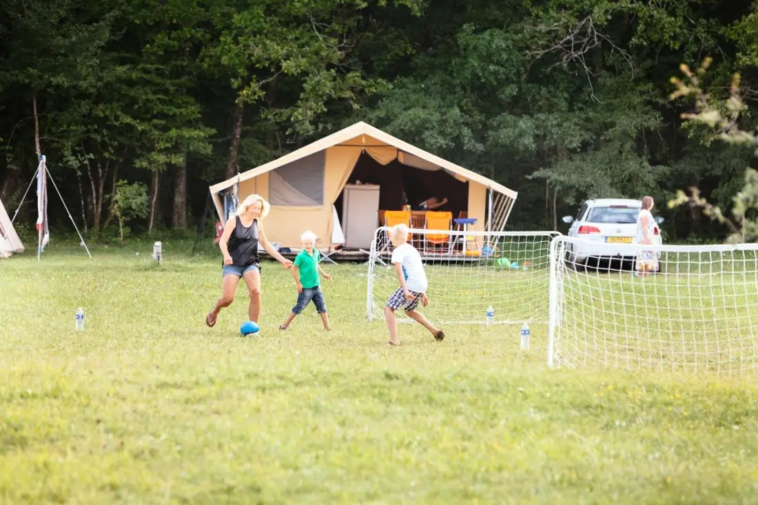 Camping Domaine de Corneuil 3 étoiles★★★