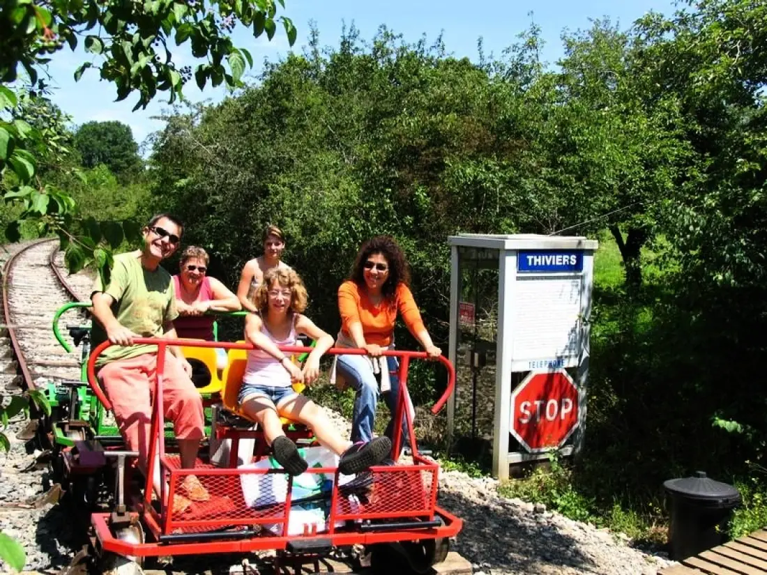 Camping Domaine de Corneuil 3 étoiles★★★