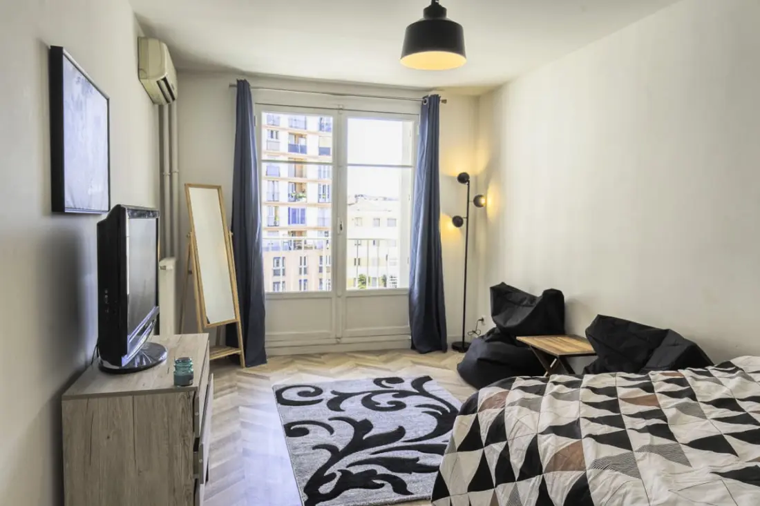 Lumineux Avec Balcon – Marseille Centre