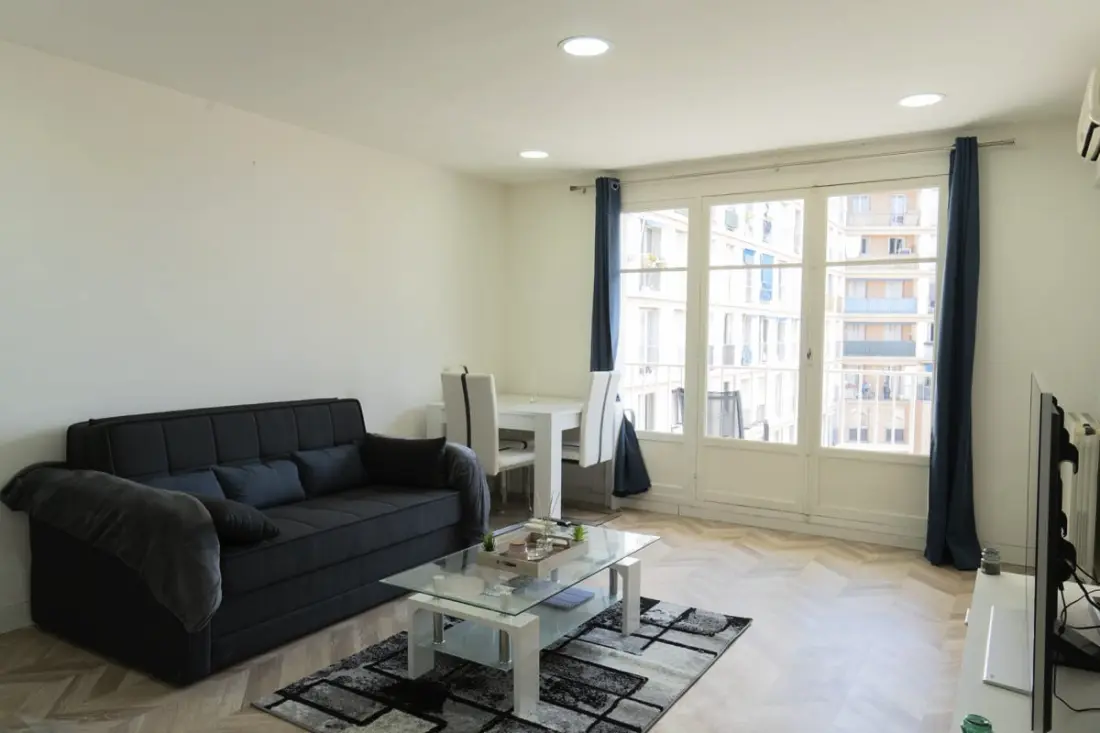 Lumineux Avec Balcon – Marseille Centre