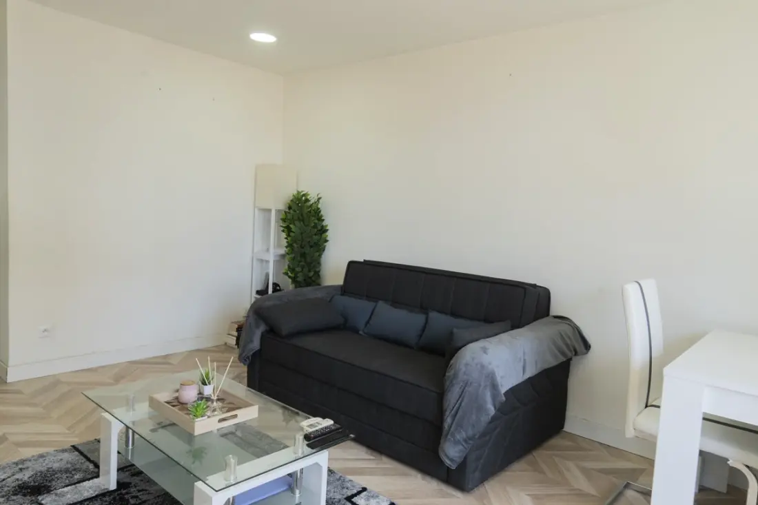Lumineux Avec Balcon – Marseille Centre