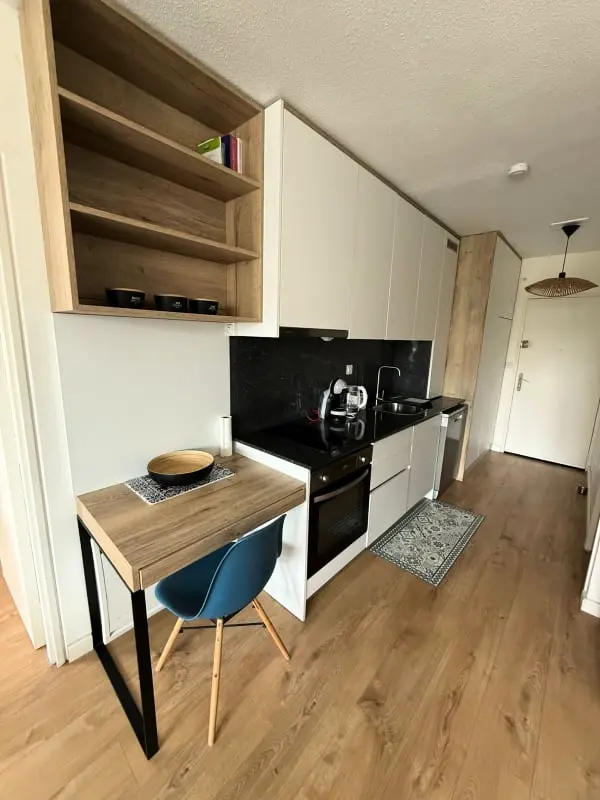 Appartement Avec Balcon Proche De La Plage