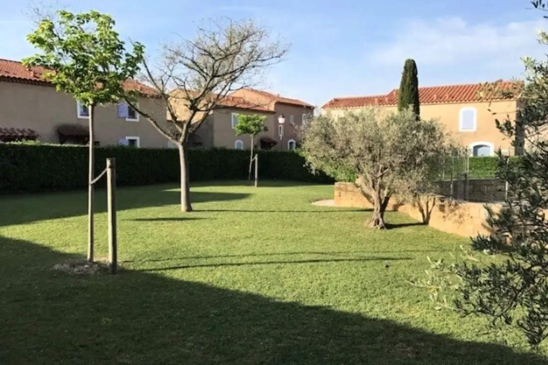 Charmant Mazet, Idéal En Famille, Piscine, Tennis.
