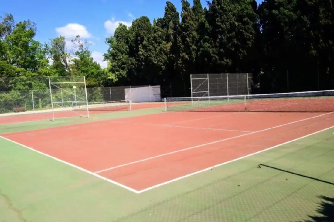 Charmant Mazet, Idéal En Famille, Piscine, Tennis.