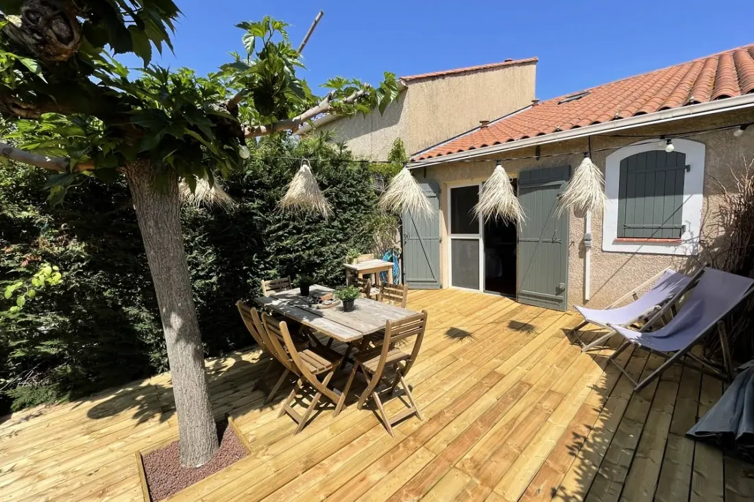 Charmant Mazet, Idéal En Famille, Piscine, Tennis.