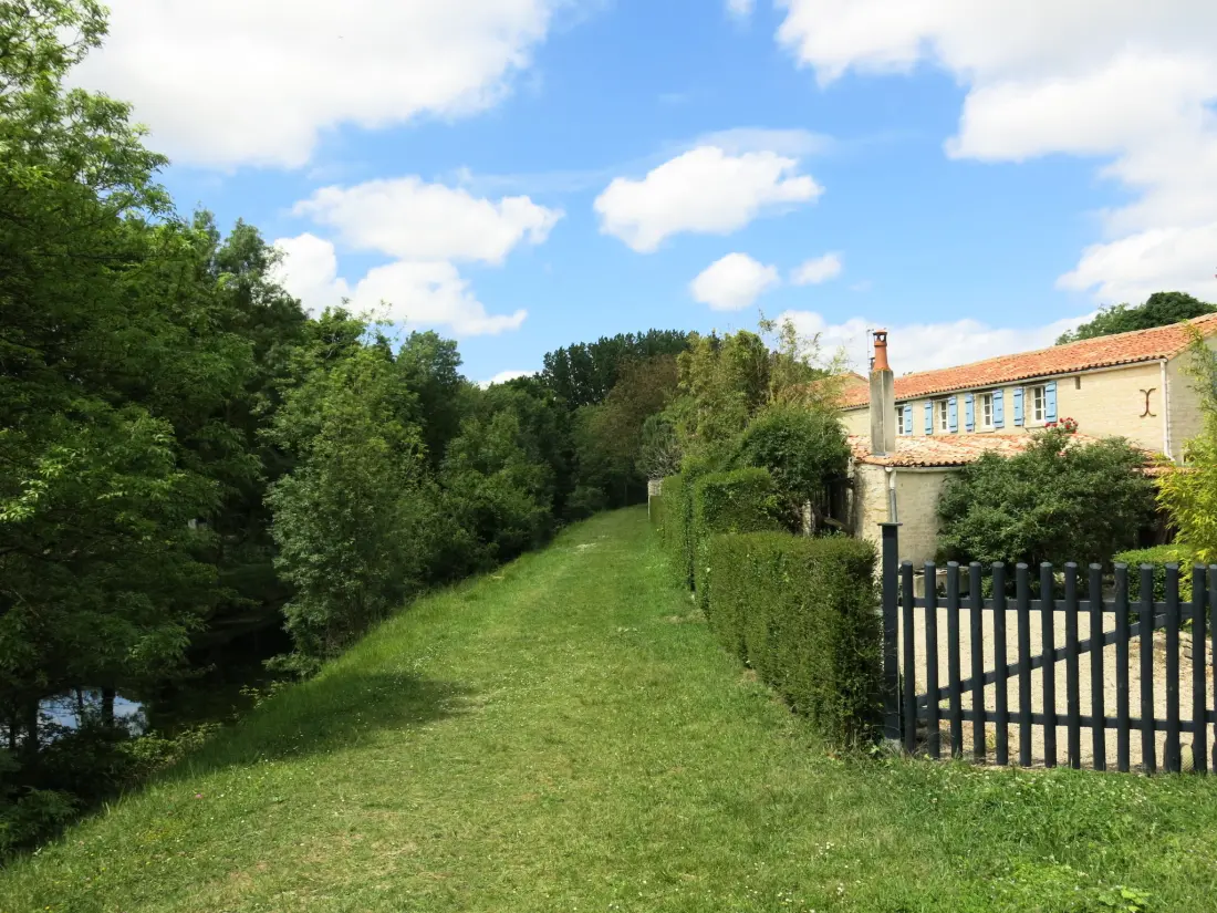 Maison de Vacances Mauze sur le Mignon