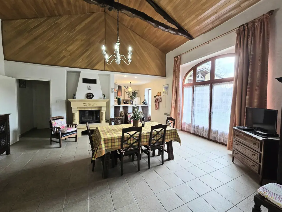Maison de Vacances Mazeyrolles 3